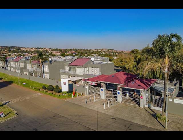 2 BEDROOM TOWNHOUSE FOR SALE IN MULBARTON